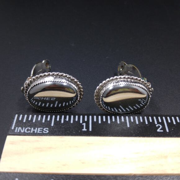 Vintage Whiting & Davis Hematite Earrings, Rhodium Plated - Picture 7 of 10